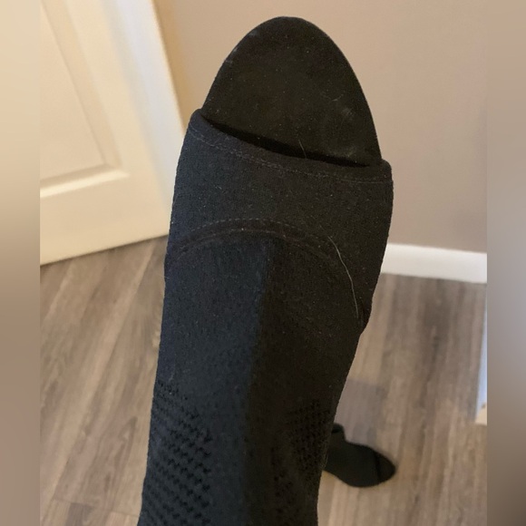 Kenneth Cole New York, Women's Dahvi Peep-Toe Ankle Booties, 6.5,Like New,No Box - Picture 14 of 15